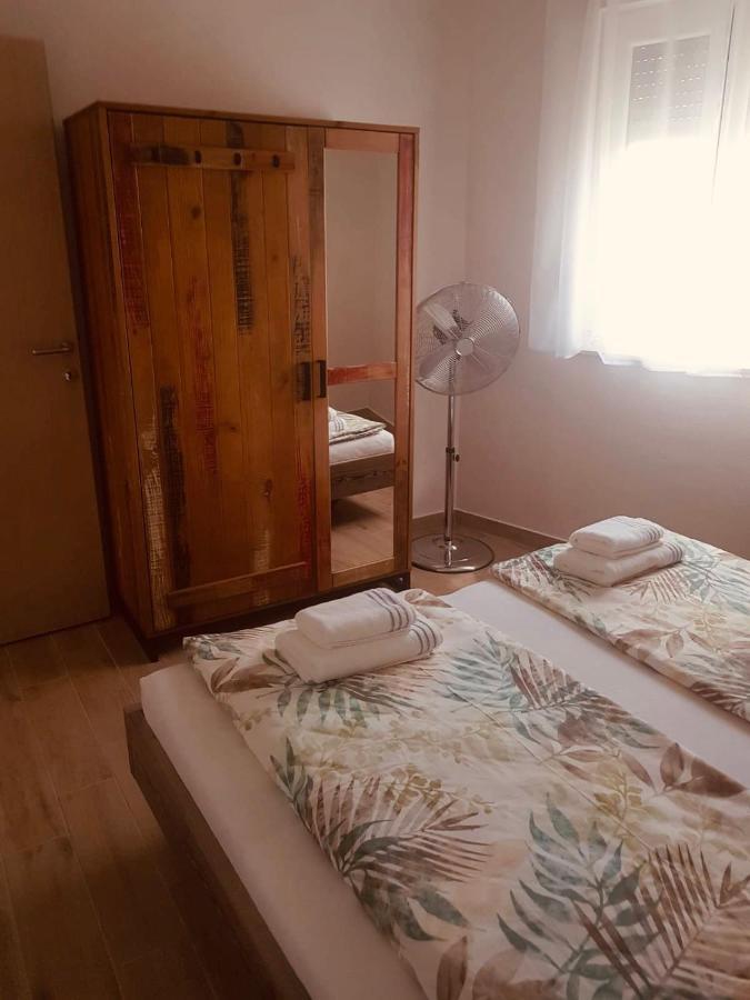 Apartman Tin Starigrad Paklenica